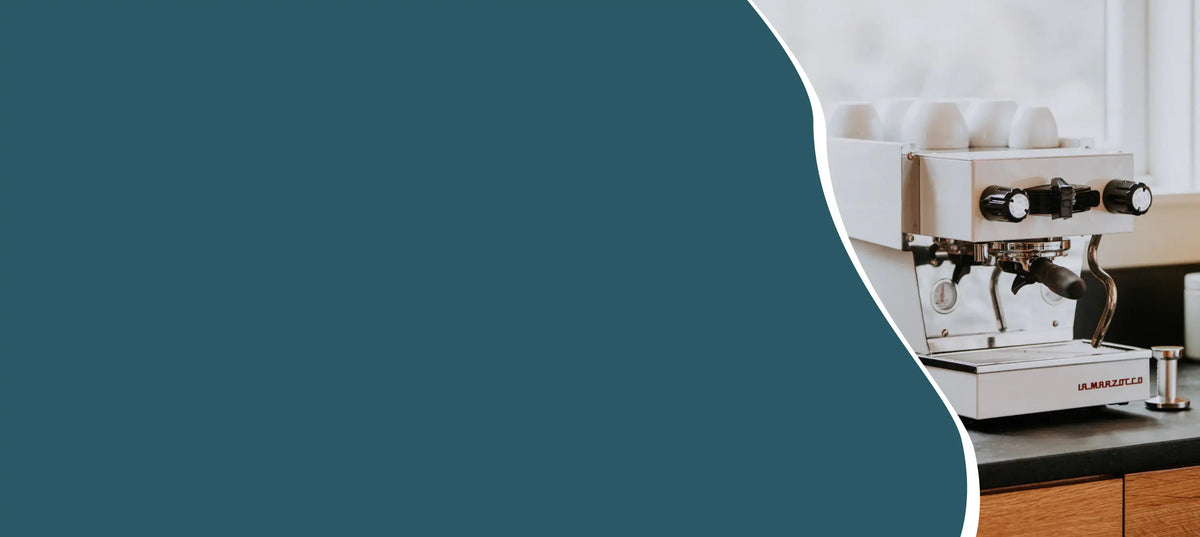 Banner met een La Marzocco espressomachine waarop een prive barista workshop aan huis gegeven wordt.