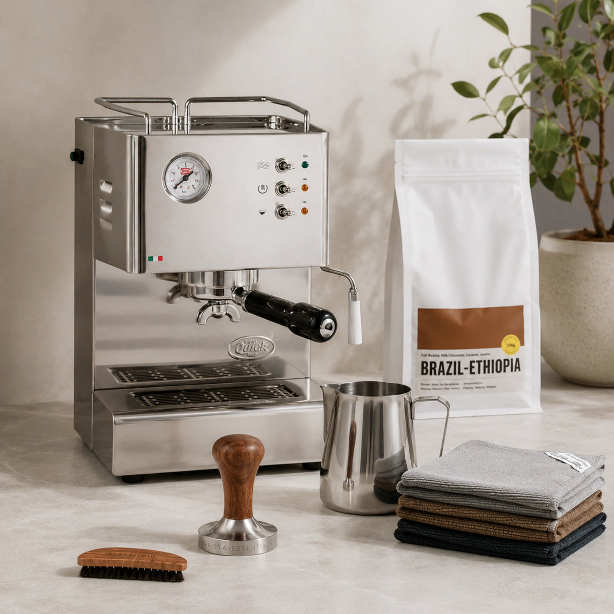 Basis barista tools naast een nieuwe QuickMill espressomachine voor espresso thuis