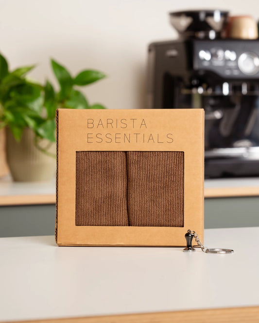 Daily Barista Giftset met twee bruine doekjes en een tamper-sleutelhanger