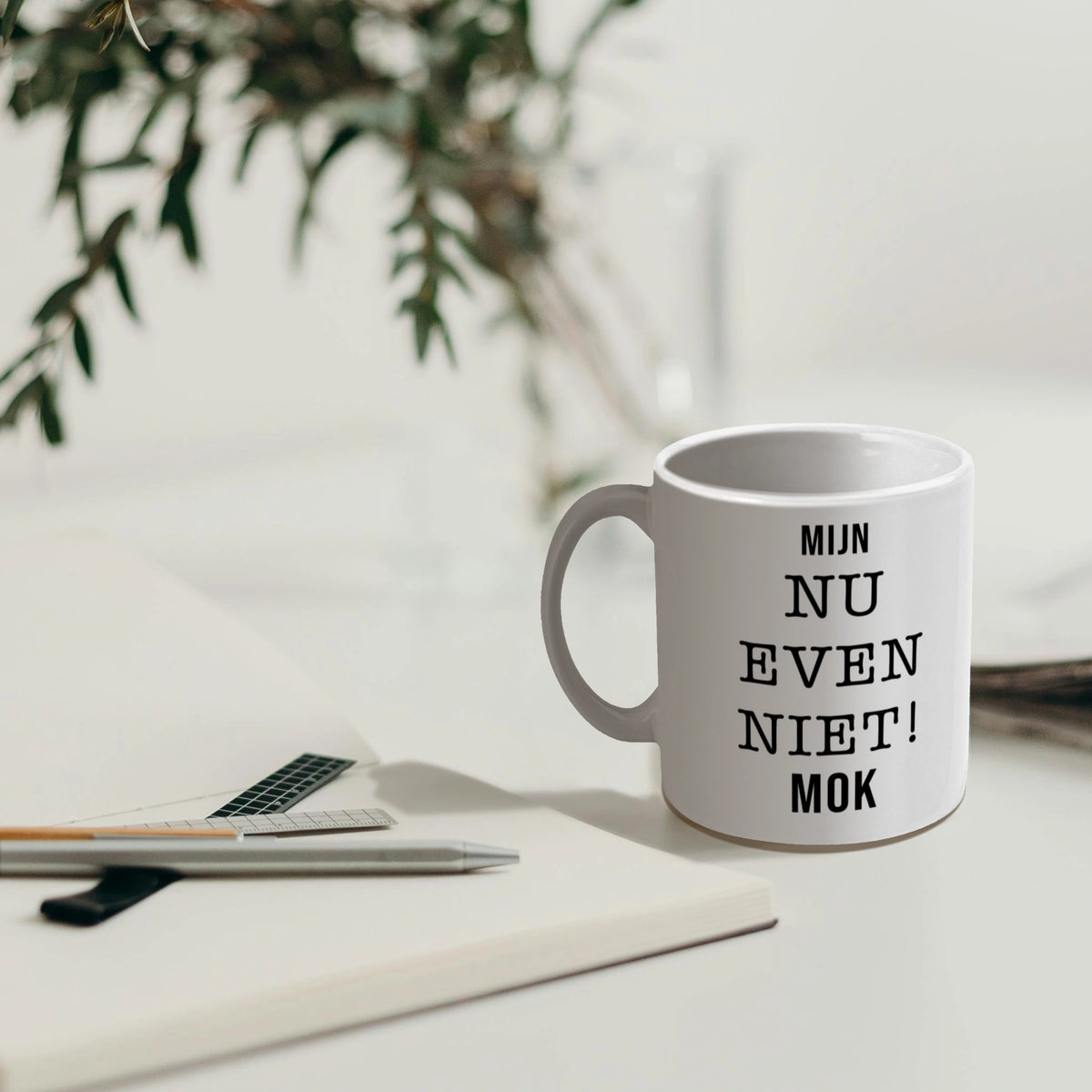 Keramieken koffiemok met grappige opdruk, ideaal voor op kantoor