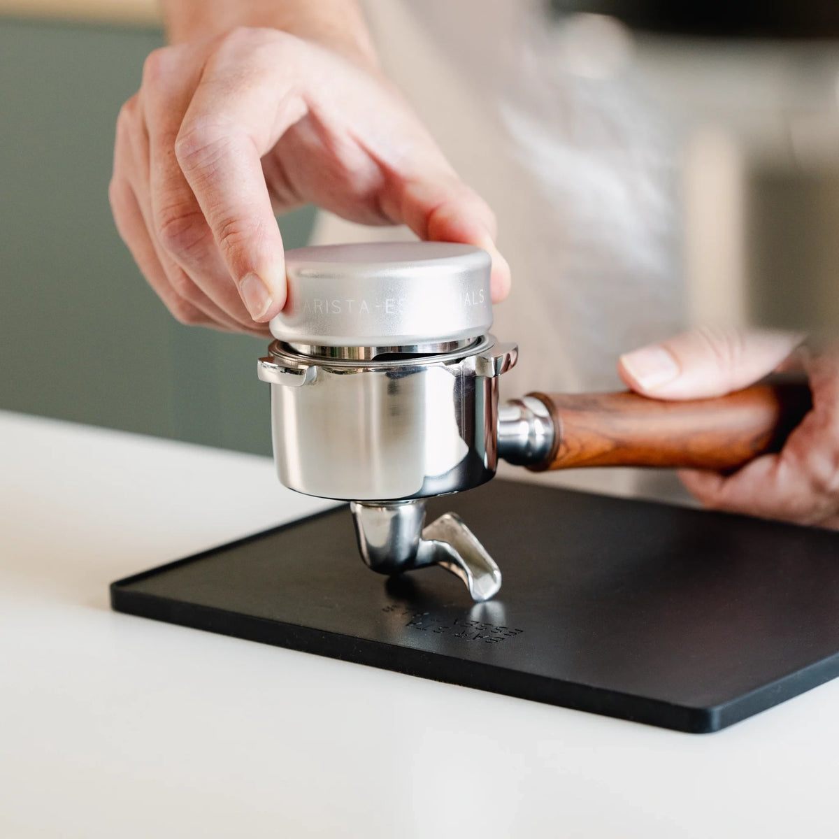 Koffieverdeler geschikt voor thuisbarista’s en horecagebruik, verbetert espresso-extractie.