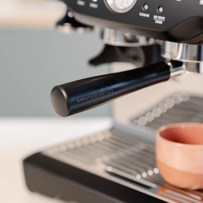 Naked portafilter 54 mm zwart voor Sage: zwart handvat in de Sage machine