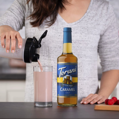 Geniet van de volle smaak van Torani Caramel Suikervrije Koffiesiroop (750 ml) – de perfecte suikervrije toevoeging voor je koffie!