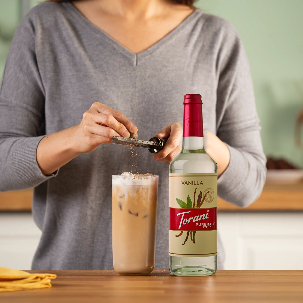IJskoffie latte met Torani PureMade Vanilla voor een frisse en zoete smaak.