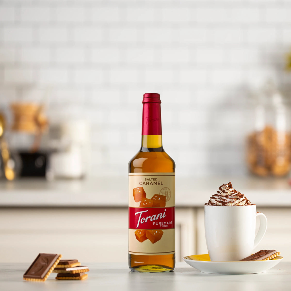 IJs overgoten met Torani Salted Caramel Siroop