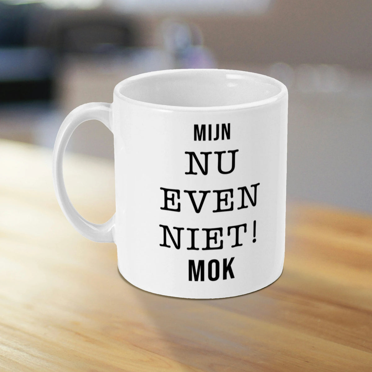 Witte koffiemok met humor, ideaal voor thuiswerken of relaxen